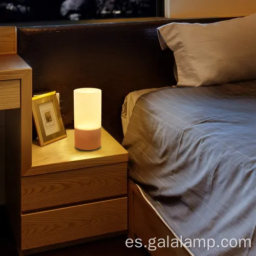 Sofisticada luz nocturna de madera maciza para el hogar